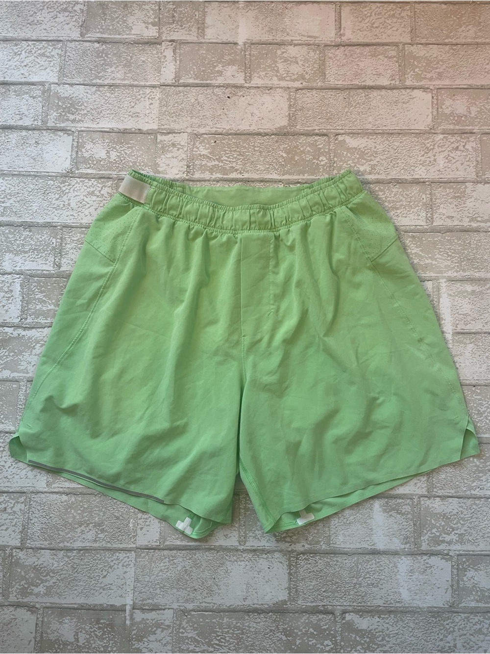 Lululemon green shorts small